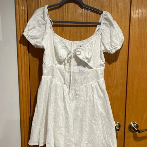Princess Polly | Dresses | White Dress Size Ties In Front | Poshmark